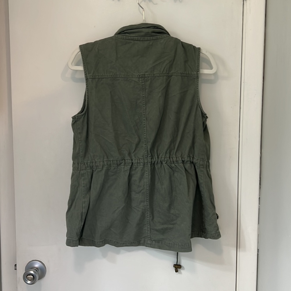 Vest - Picture 4 of 4